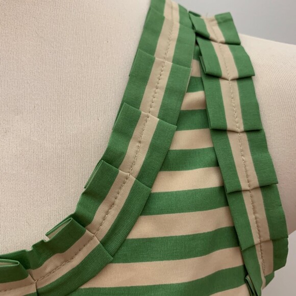 Outback Red Women's Top X-Small Green Beige Sleeveless Striped - Picture 3 of 9